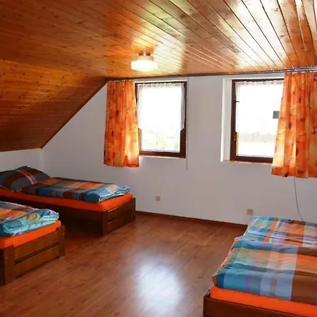 Frantiskova Farma Tatil Evi Novy Knin